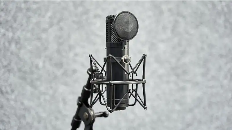 podcast-studio-124_hdr-colored